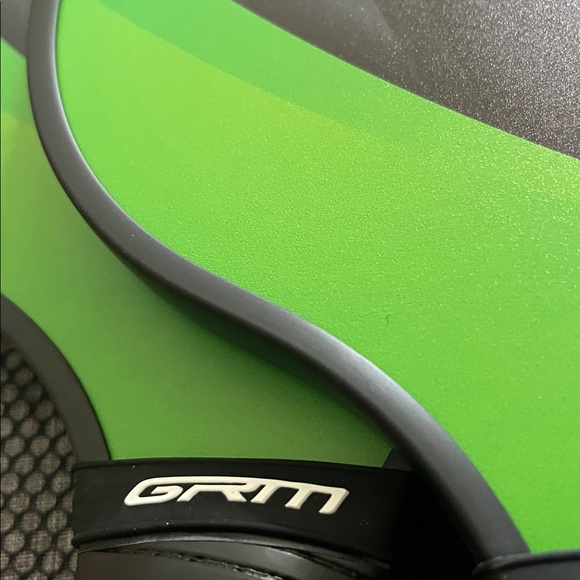 GRM Racket, Graphite Pickleball Paddle Set - Picture 4 of 4